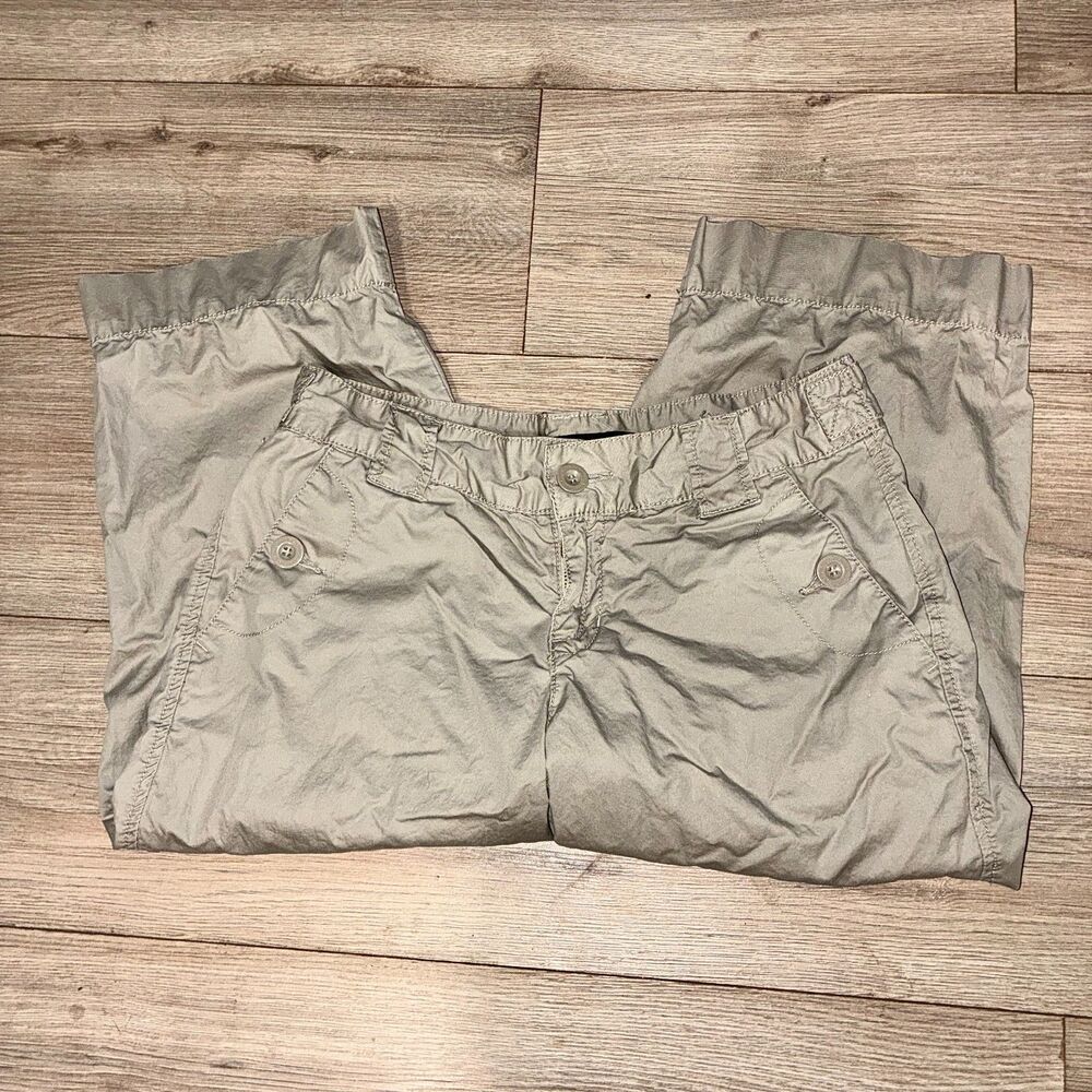 Classic Light Calvin Klein Khaki Capris (S)
